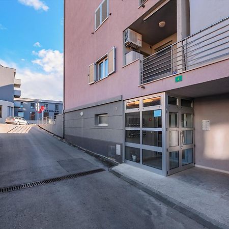 Aureo Apartment Pula Center Εξωτερικό φωτογραφία