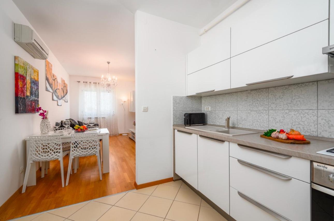 Aureo Apartment Pula Center Εξωτερικό φωτογραφία