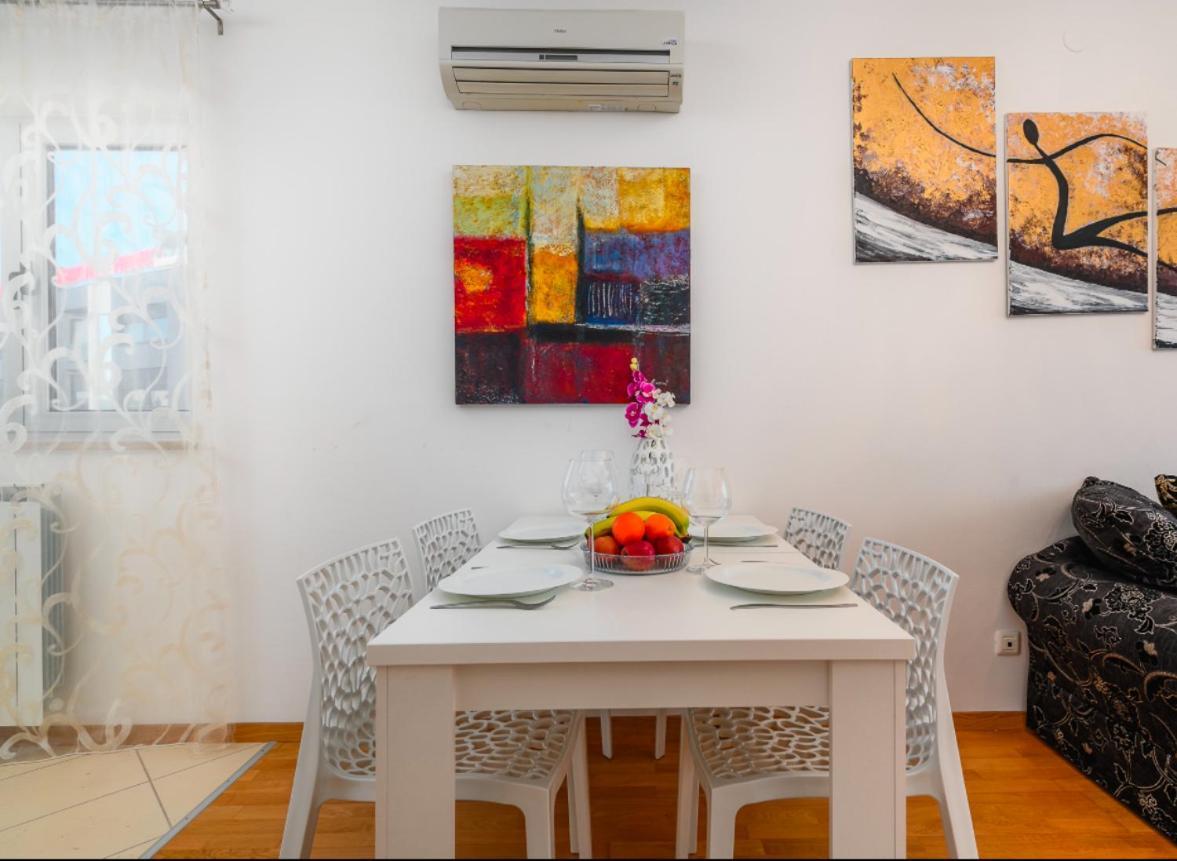 Aureo Apartment Pula Center Εξωτερικό φωτογραφία