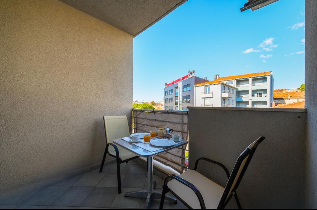 Aureo Apartment Pula Center Εξωτερικό φωτογραφία
