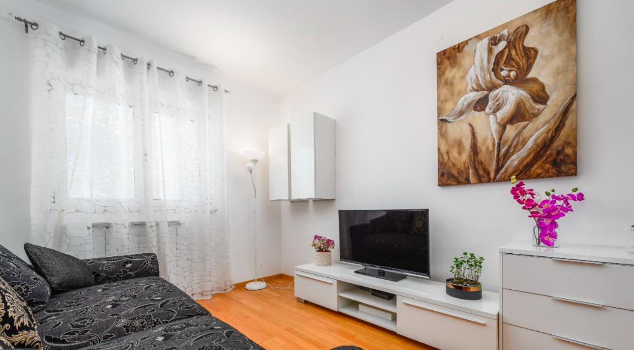 Aureo Apartment Pula Center Εξωτερικό φωτογραφία